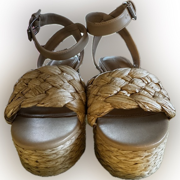 * MARC FISHER Light Natural Raffia, Sandal - Picture 5 of 9